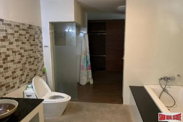 Baan Piyabutr - Large Three Bedrooms Condo for Rent with Extra Balconies and City Views 2