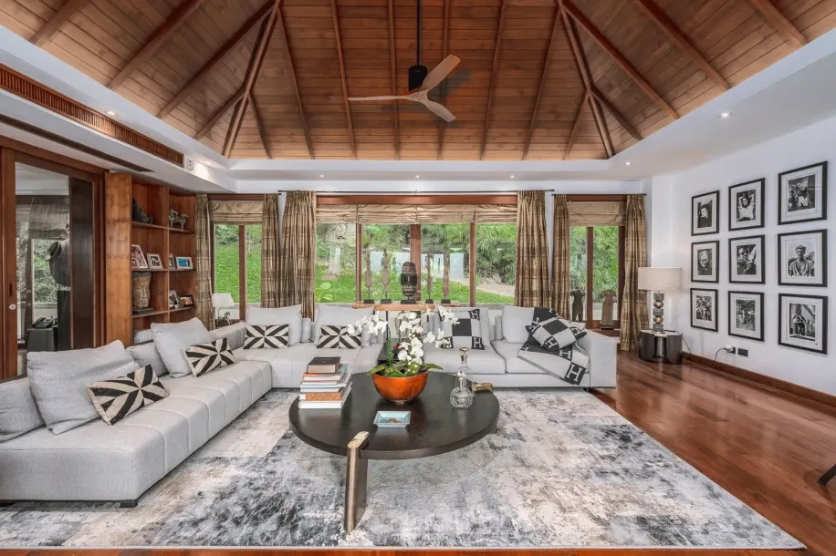 Contemporary Luxury Sea View Ten Bedroom Pool Villa for Rent 4