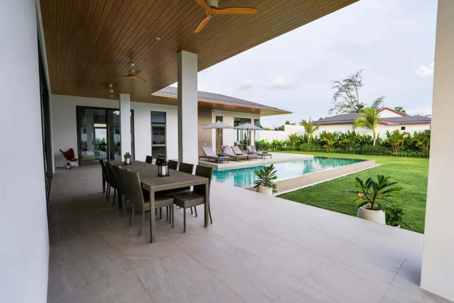 Luxurious Modern Three Bedroom Modern villa for rent nearby to the beach 4