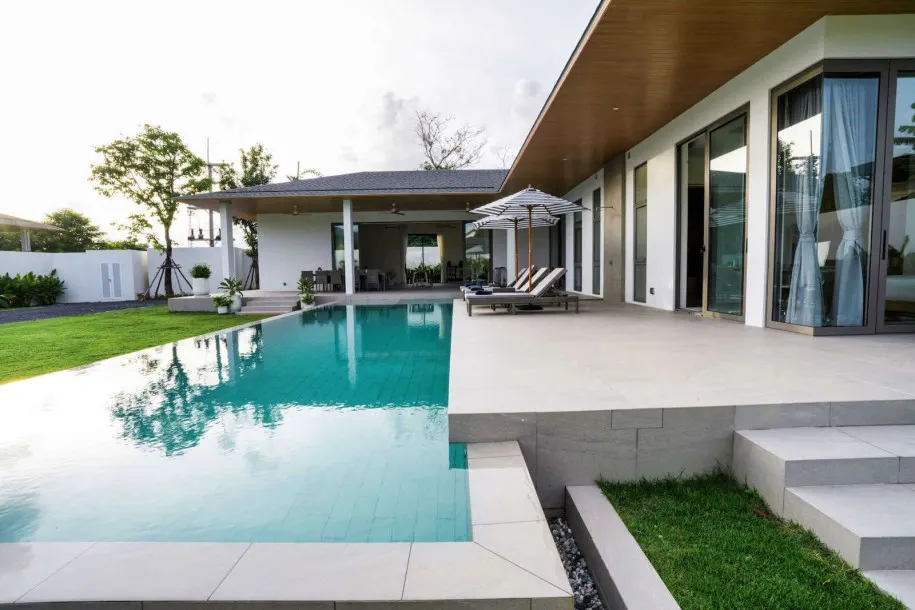 Luxurious Modern Three Bedroom Modern villa for rent nearby to the beach 2