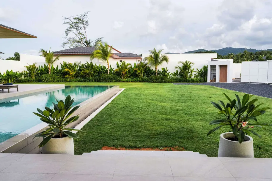 Luxurious Modern Three Bedroom Modern villa for rent nearby to the beach 3