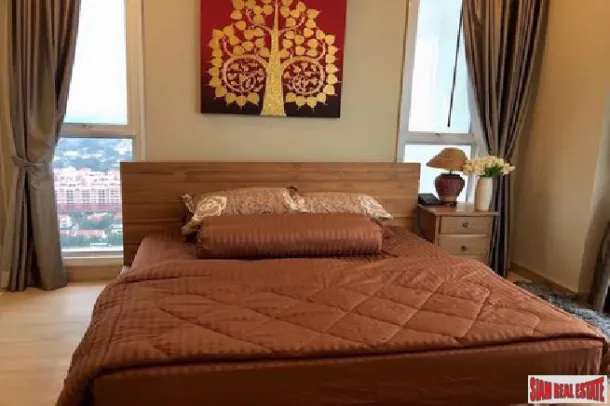 Large beautiful Studio condo on a high floor with direct sea view for sale - Jomtien 2
