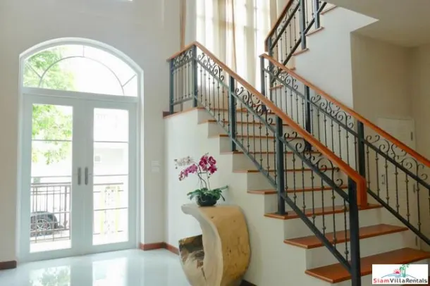 Beautiful Three Bedroom Estate Home for rent in Dok Mai, Bangkok 3