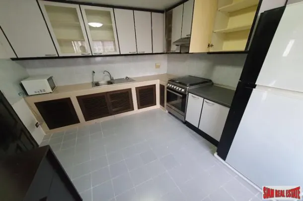 Large 2 Bed 180 sqm Pet Friendly Apartments with Great Facilities at Sukhumvit 26, Phrom Phong 4