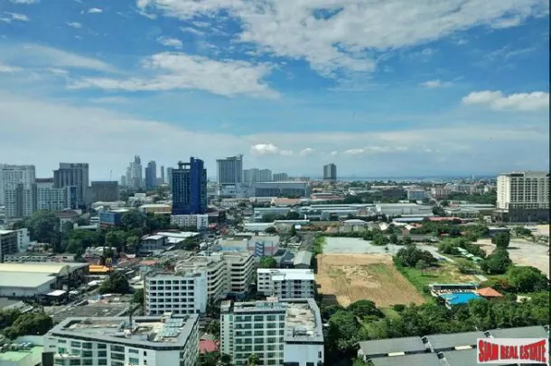 For Sale Stunning Sea view Condo In The Heart of Pattaya 4