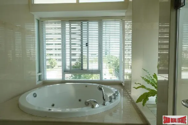 The Bangkok Sukhumvit 43 - 2 Bedrooms and 2 Bathrooms for Rent in Phrom Phong Area of Bangkok 3