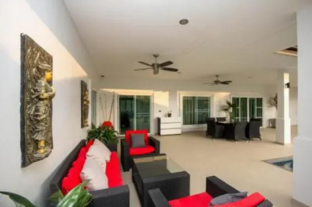 Luxury 4 Bed Pool Villa in Hua Hin 3
