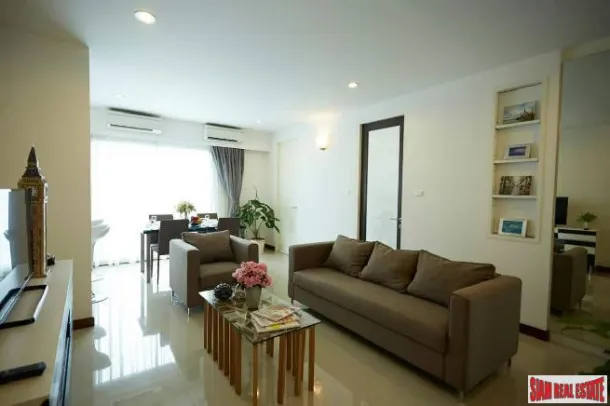 Large 3 Bedrooms, 3 Bath Apartment In Convenient Location in Ekkamai area. 2