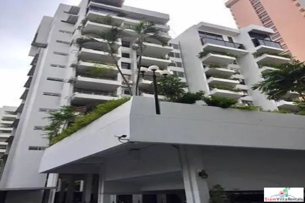 Siam Penthouse 2 - Inviting Pool Views from this Three Bedroom Condo for Rent in Lumphini 3