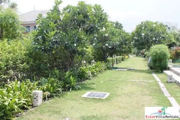 2 Bedroom condominium with sea view on the beach for rent 4