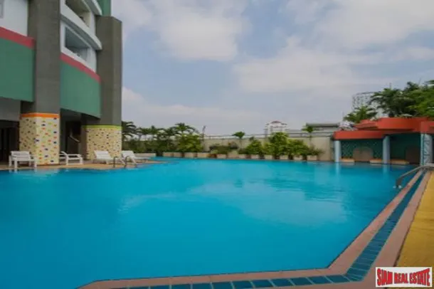 Fifty-fifth Tower Thonglor - Spacious Three Bedroom Condo with Three Balconies and Excellent Facilities for Rent 3