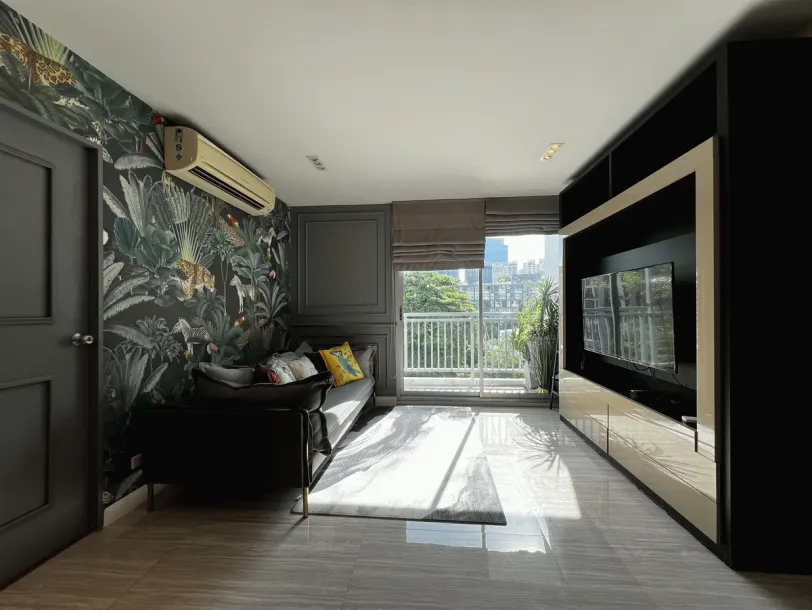 The Fortynine Plus 2 - Charming Two Bedrooms Condo With City Views for Rent in Thong Lor 3