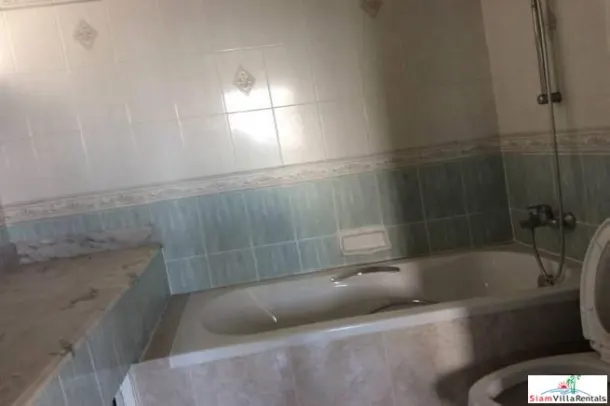Tai Ping Towers - Furnished Two Bedroom with Lots of Space for Rent in Ekkamai 4