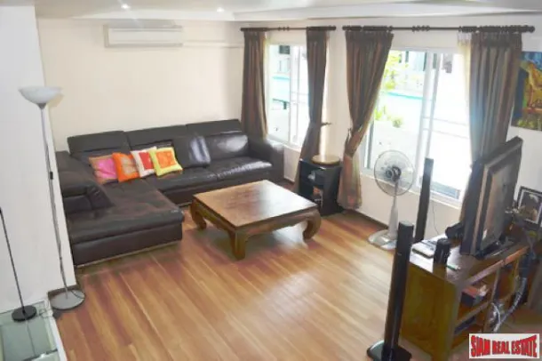 Leo Classic Place - Large Three Storey Family Townhouse on Sukhumvit 39 4