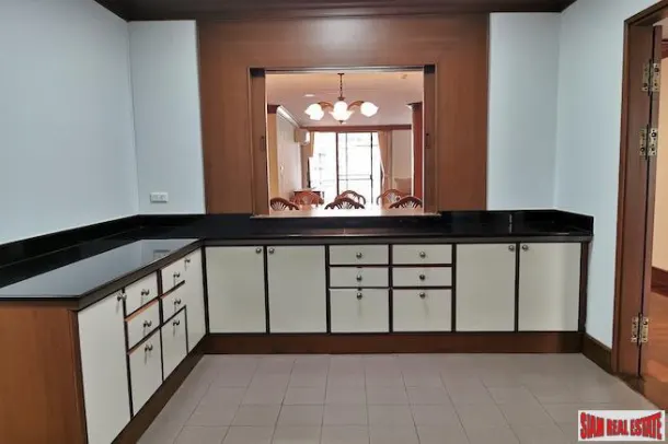 Extra Large Three Bedroom Apartment for Rent near BTS Phrom Phong 4