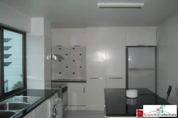 Ruamrudee Garden House - Three Bedroom Condo a Few Minute Walk to Ploenchit BTS 2