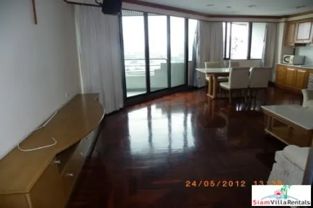 Lake Avenue - Expansive City Views from this Two Bedroom Apartment in Asok 4