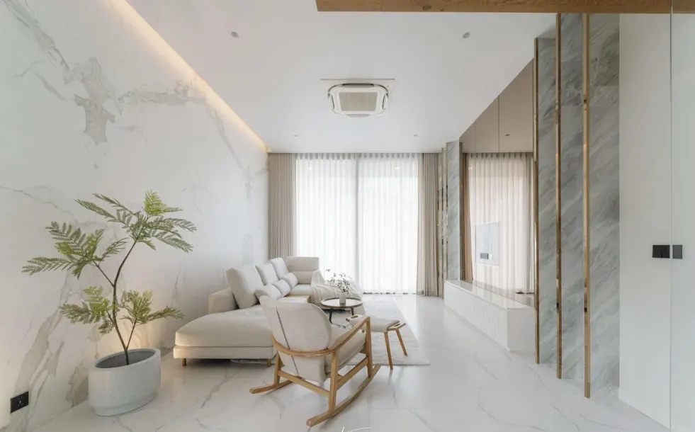 House in the Heart of Ekkamai - Four Bedrooms ,5 Storey with Elevator for Rent on a Quiet Ekkamai Alley 2