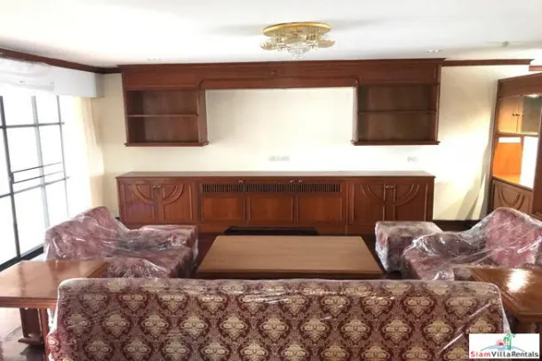 Service Apartment - Extra Large Corner Apartment with Three Bedrooms + Maid quarter for Rent in Nana 4