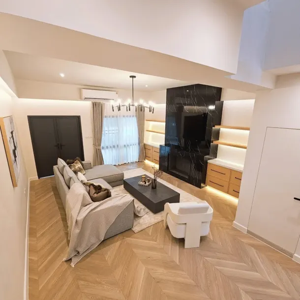 Townhouse for Rental - 5 Bedrooms and 6 Bathrooms in Phra Khanong Area of Bangkok 2