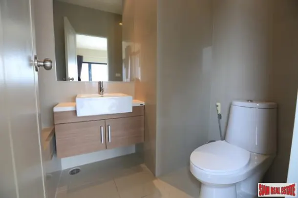 Noble Reveal Condominium - Corner Condo with Two Bedrooms and Fantastic City Views in Ekkamai 4
