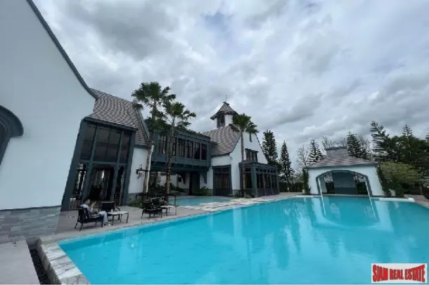 Nantawan Rama 9 - New Krungthepkreetha Luxury House with 4 Bedrooms and 5 Bathrooms in Saphan Sung Area of Bangkok 3