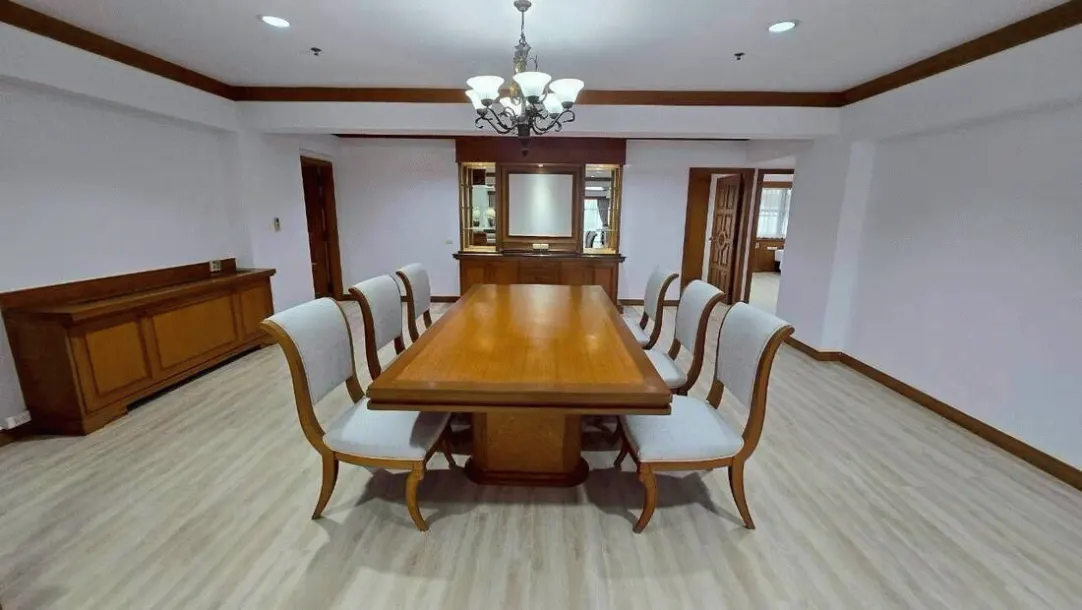 Centrepoint Residence Phromphong - Large 325 sqm. Luxury 4 Bedrooms for Rental. 4