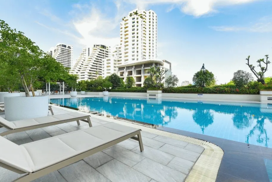 4-bed Apartment for rent in Phrom Phong — 4-bedroom apartment · Phrom Phong