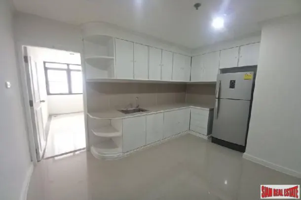 Waterford Park Thong Lor - City Views from the hight Floor of this Two Bedroom for Rent 2