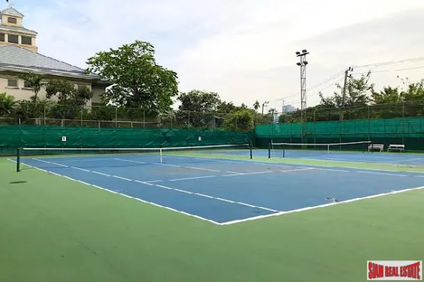 Taiping Tower - Large Renovated 4 Bed Condo on the 22nd Floor with Excellent Facilities including Tennis Courts at Sukhumvit 63, Ekkamai 3