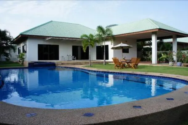 3-bed Villa for sale in South Hua Hin (Soi 88-112) — 3-bedroom villa · South Hua Hin (Soi 88-112)