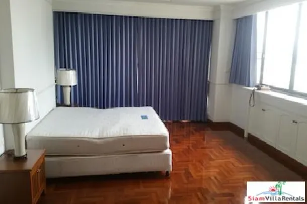 Ruamsuk Condos - Extra large 350 SQM Condo with Fabulous Views for Rent at Sukhumvit 26 3