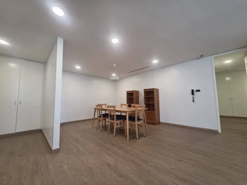 Service Apartment - Spacious Lagre Three Bedroom swith Maid quarter For Rent With City Views In Sathorn,Bangkok. 3