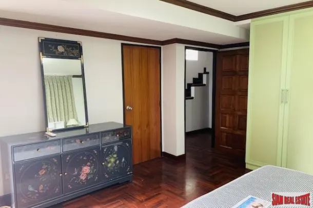 Large Four Bedroom Four Storey Pet Friendly House for Rent with Small Garden in an Excellent Sukhumvit Phrom Phong Location 3