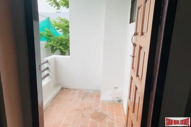 Large Four Bedroom Four Storey Pet Friendly House for Rent with Small Garden in an Excellent Sukhumvit Phrom Phong Location 4