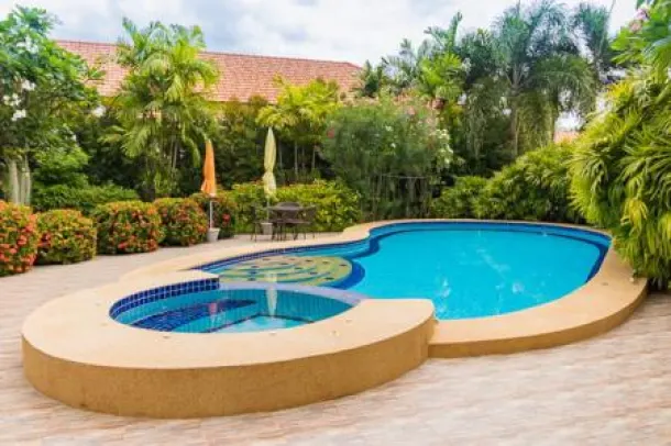 BELGRAVE VILLAS : Newly Remodeled L-shaped pool villa 3