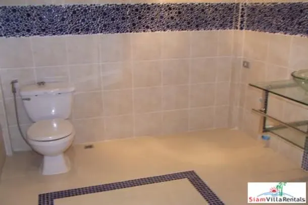 Spacious 3 BR Apartment (208M2) Low Rise Apartment on Pratumnak Hills for Rent 4