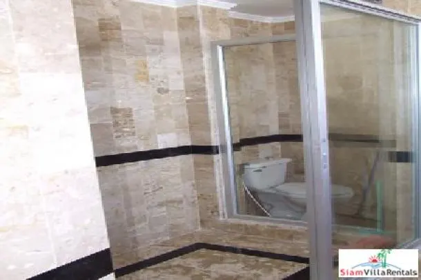 Spacious 3 BR Apartment (208M2) Low Rise Apartment on Pratumnak Hills for Rent 3