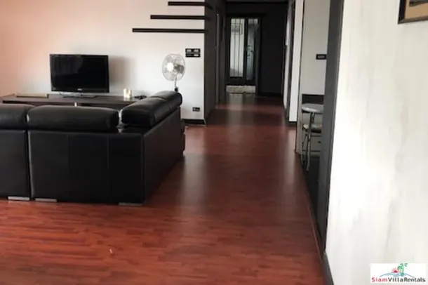 Casa Viva - Modern Two Bedroom with Open City Views for Rent in a Quiet Residential Area of Ekkamai 3
