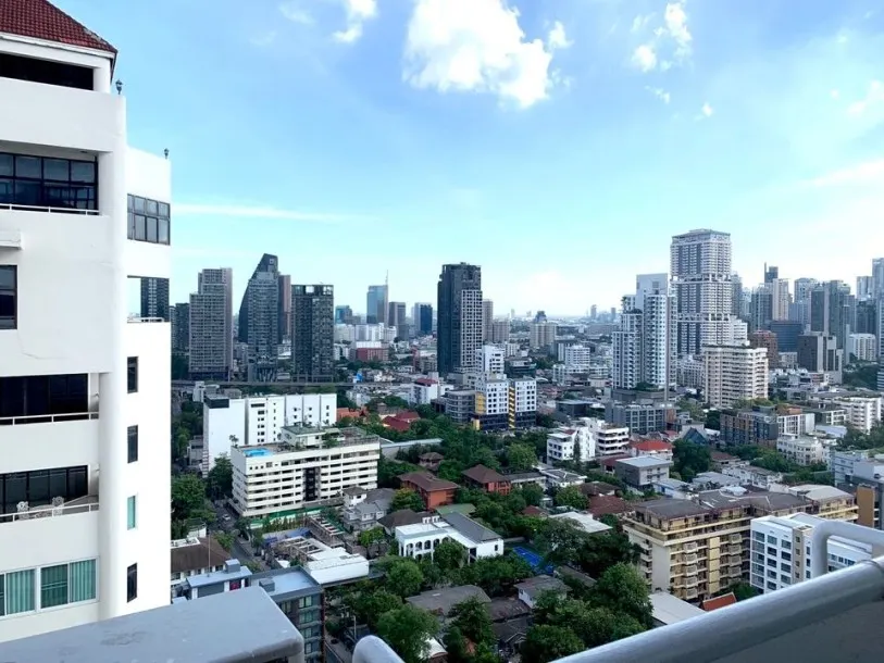 Waterford Park Thong Lor - Extra Large and Luxurious Three Bedroom, Three Bath Condo for Rent in Thonglor 2