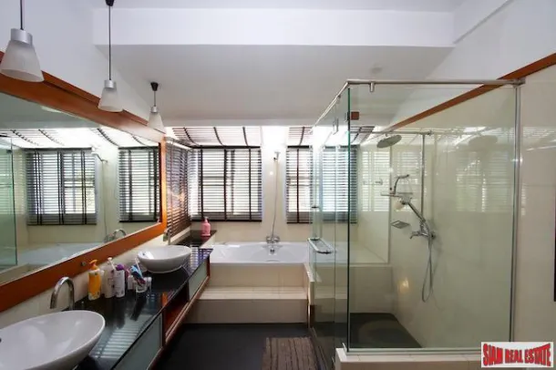 Prompak Place - Spacious Four Storey Three Bedroom House for Rent in the Heart of Thong Lo 2
