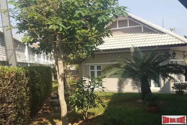 Tippawan Village 5 - Quality Four Bedroom Pool Villa for Sale in North Hua Hin 3