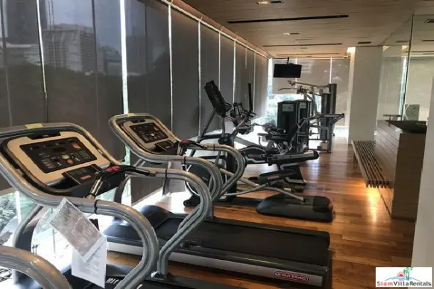 The Room - Contemporary Furnished One Bedroom with City Views for Rent on Sukhumvit 21 4