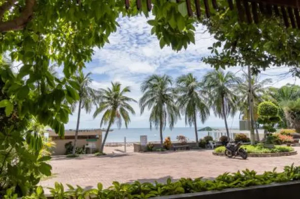 4-bed Townhouse for sale in Central Hua Hin — 4-bedroom townhouse · Central Hua Hin