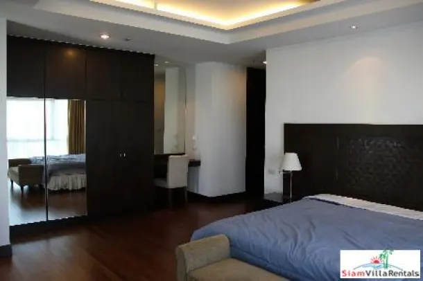 Royal Residence Park - Large Three Bedroom Condo for Rent in a Convenient Lumphini Area 4