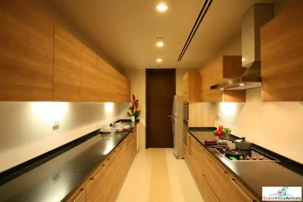 Contemporary Three Bedroom Condo Conveniently Located on Sukhumvit 55 3