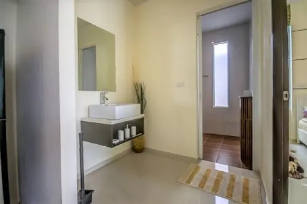 MIL POOL 1 : Modern 2 Bed Pool Villa Nr Town 2