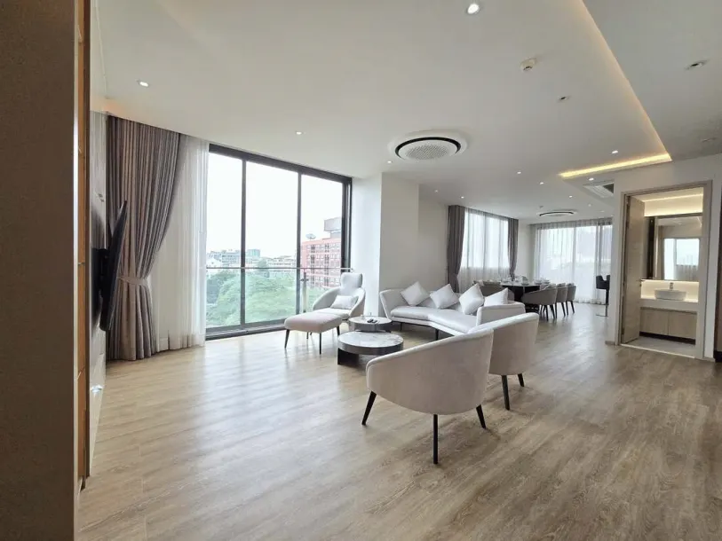 Service Apartment - Spacious Modern Three Bedroom with Maid quarter For Rent With City Views In Bangna,Bangkok. 2