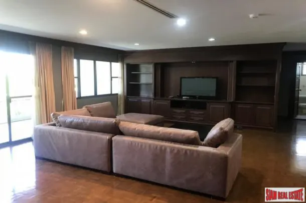 Large Three Bedroom Apartment for Rent only 570 m. from BTS Ekkamai 3