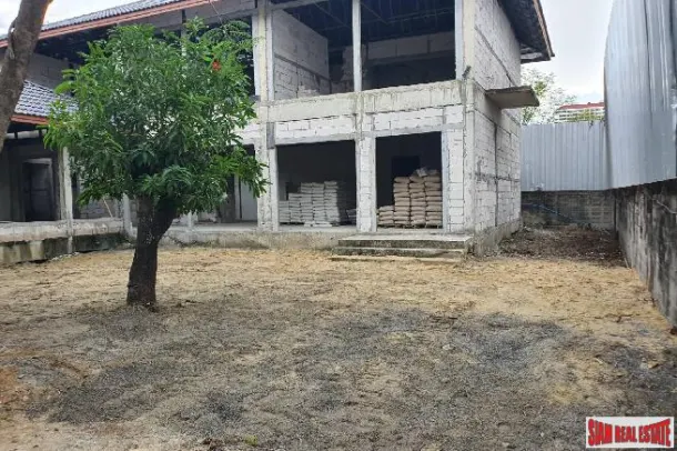 Land For Sale In Amazing Location On Quiet Street Just Minutes From BTS Thong Lo Bangkok. 4